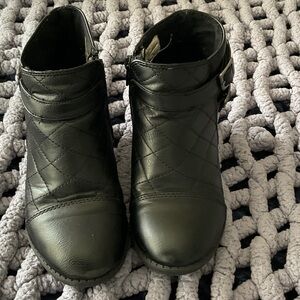 Rachel Shoes Black Quilted Boots